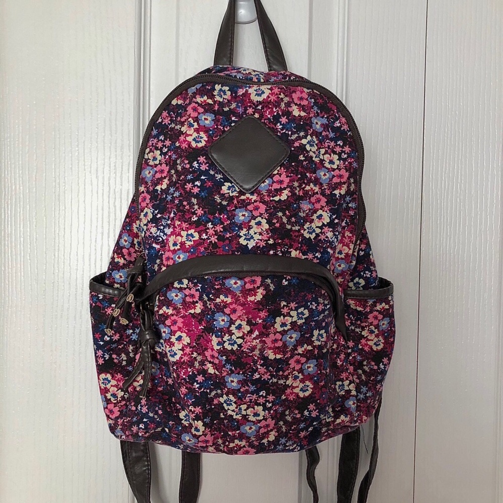 💙host pick💙Claire’s Pink Floral Backpack